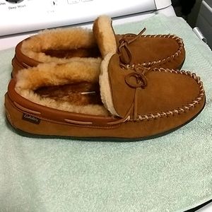 Cabela's mens new slippers